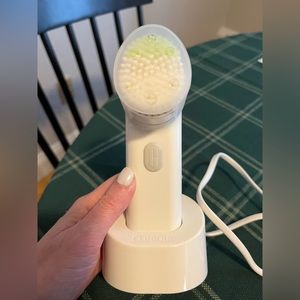 Clinique Sonic System Purifying Cleansing Brush